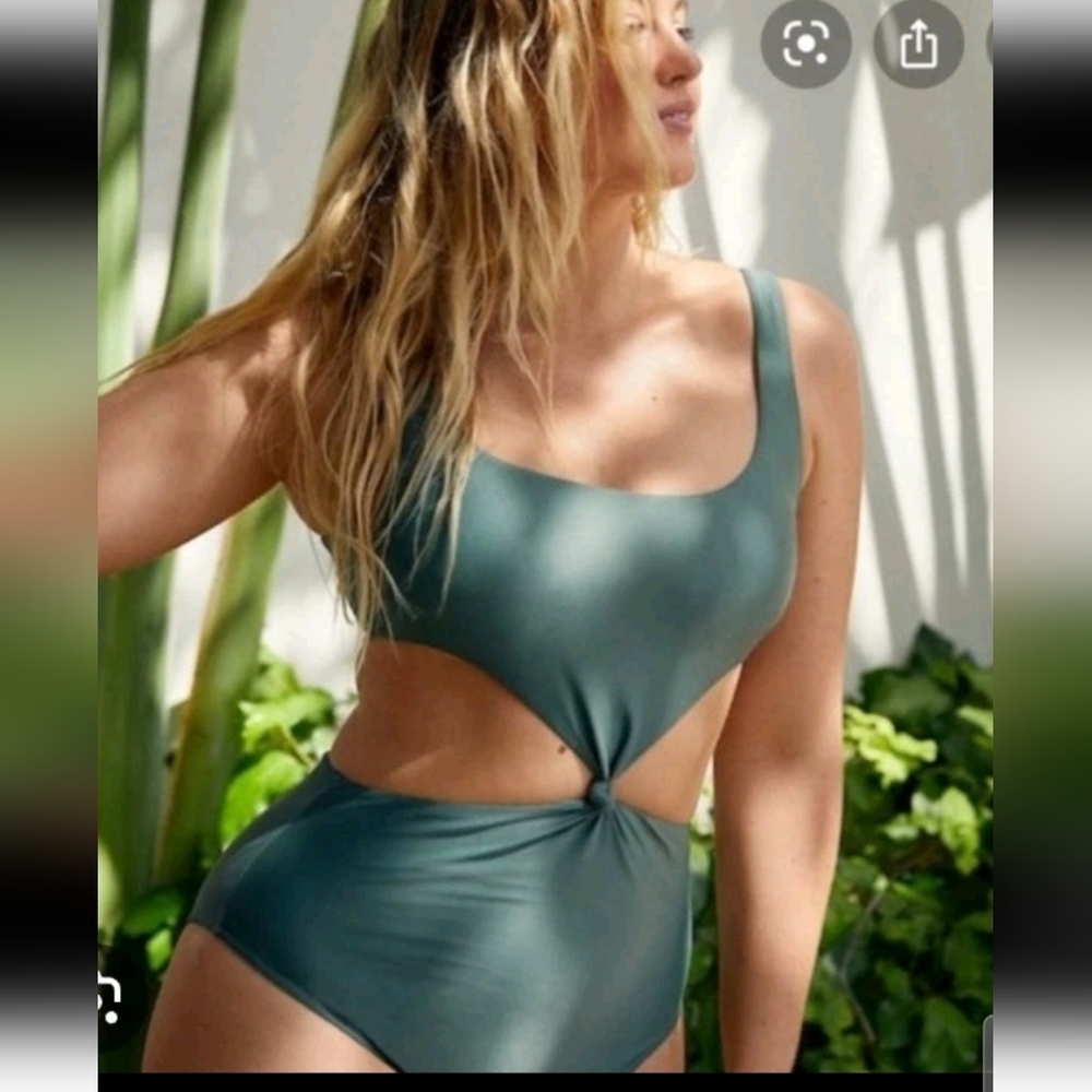 Aerie Womens Green Twist Front One Piece Cut Out Resortwear VacationSwimsuit XXL
